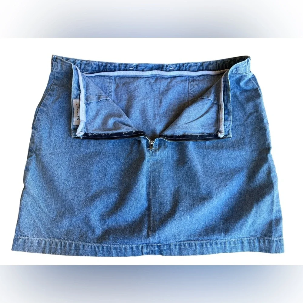 VTG GUESS Y2K 90s Denim Mini Skirt Embroidered Logo Made in Mexico Sz M Retro